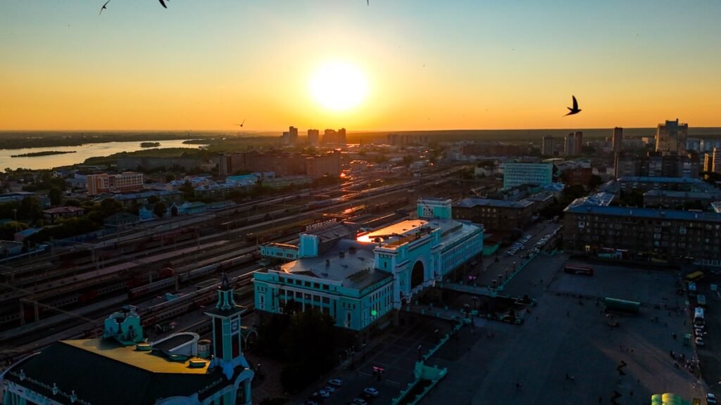russie-transsiberien-gare-sunset