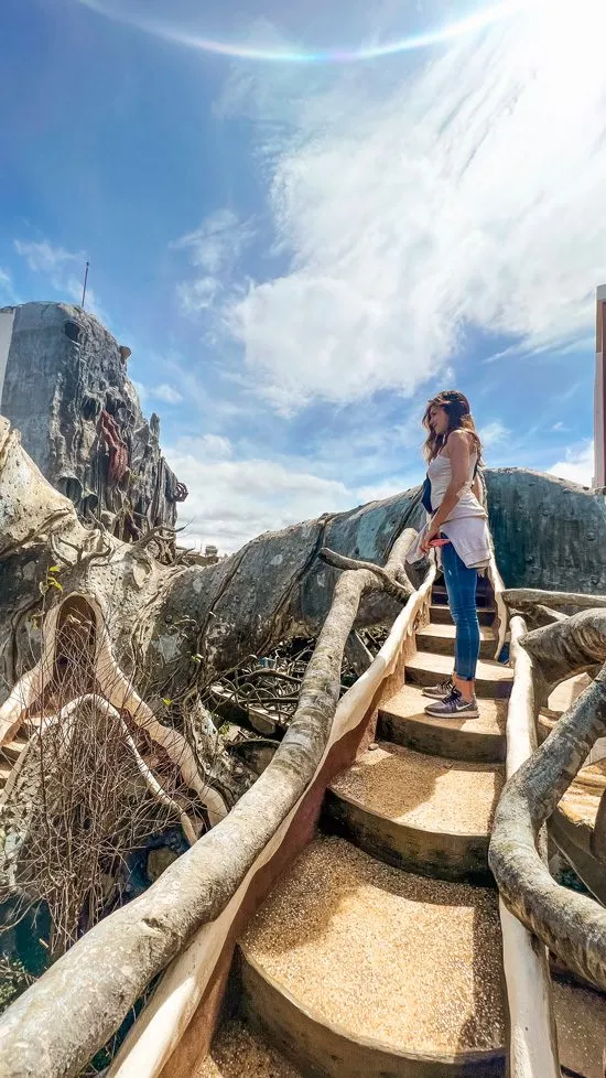 vietnam-da-lat-crazy-house-escalier
