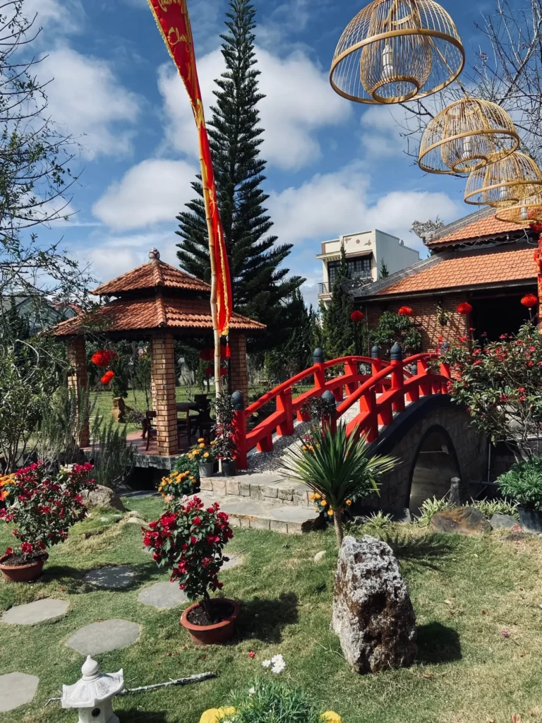 vietnam-da-lat-temple-chua-truc-lam