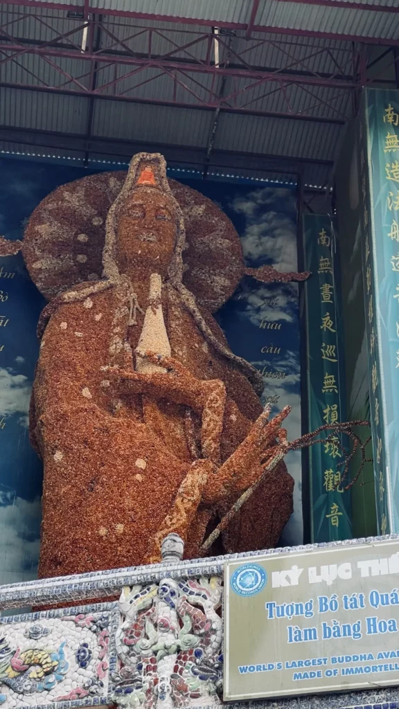 vietnam-da-lat-temple-linh-puoc-bodhisattva