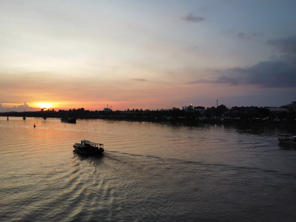 vietnam-delta-du-mekong-ben-tre-sunset